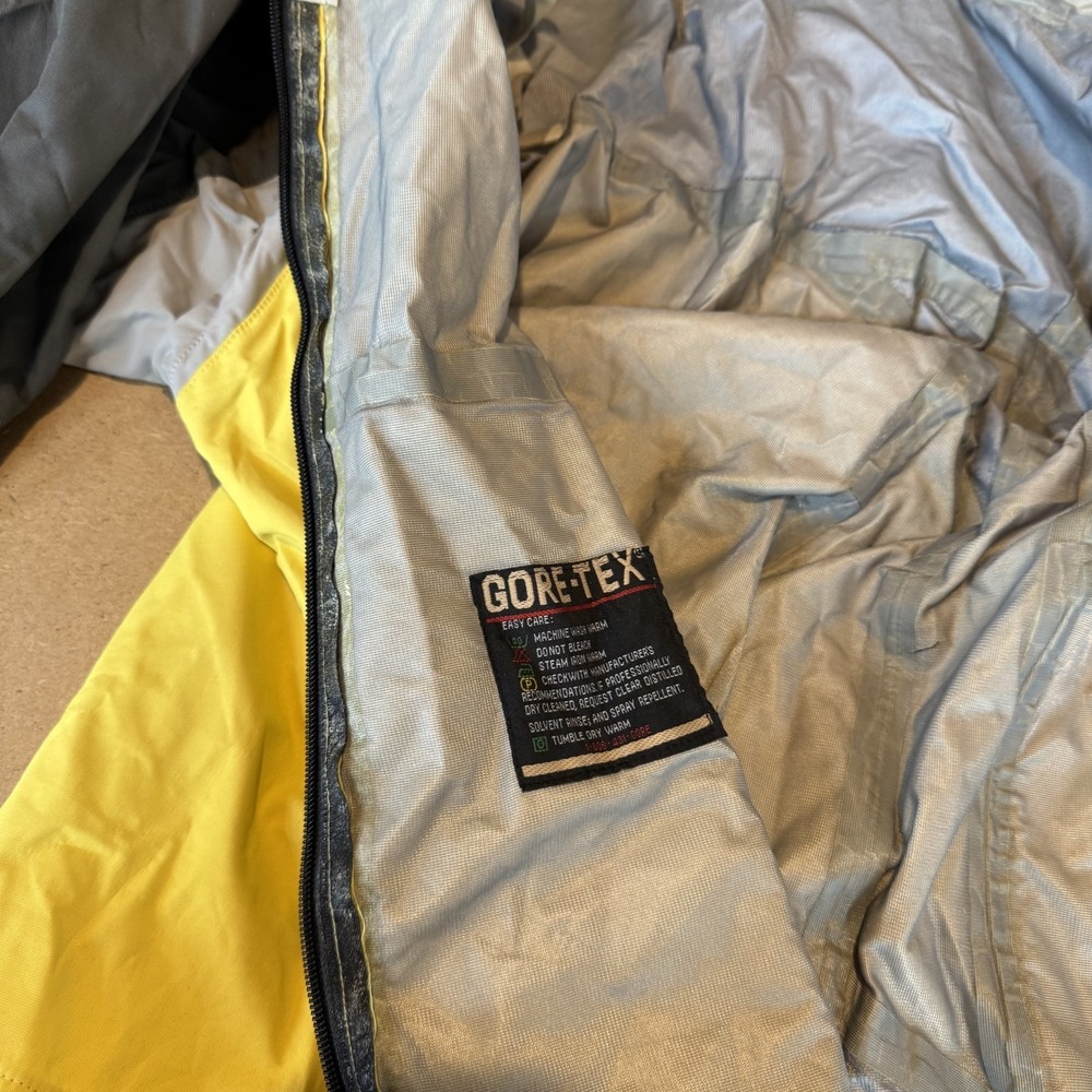 The North Face Summit Series Gore-Tex XCR Mountain Shell Jacket Womens XS Yellow - Picture 7 of 11